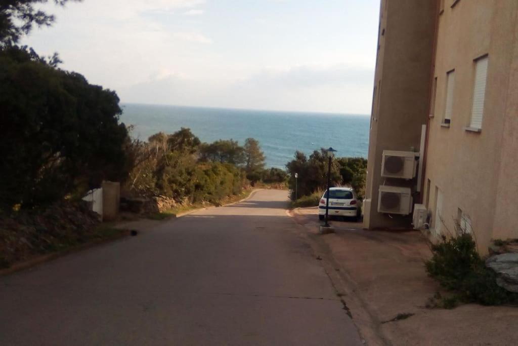 Apartment F3 *